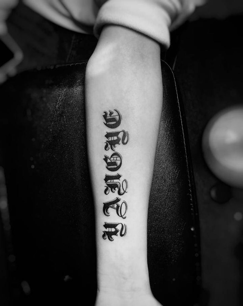 哥特纹身图片_手部纹身图案