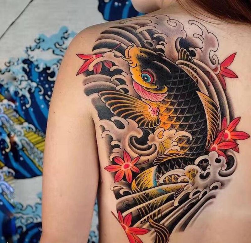 鲤鱼纹身图片_新传统纹身图案