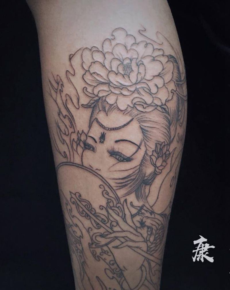 艺妓纹身图片_腿部新传统纹身图案