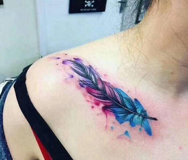 羽毛纹身图片_水彩纹身图案
