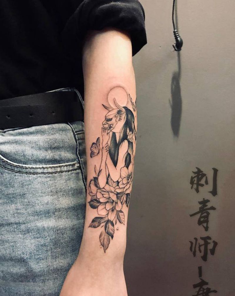 小臂素花风格纹身图片_手臂点刺纹身图案