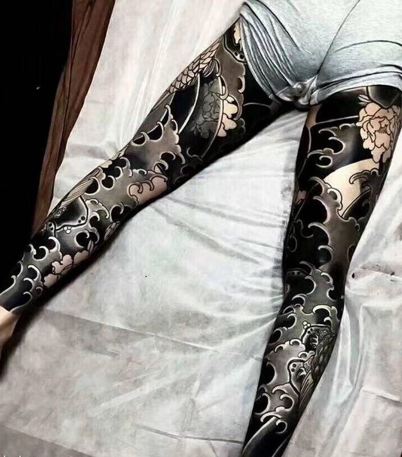 腿纹身图片_新传统纹身图案