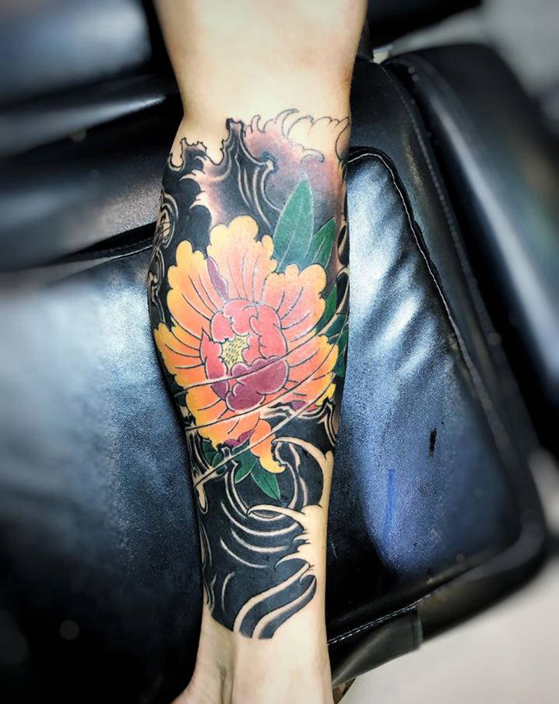 富贵牡丹纹身图片_腿部纹身图案