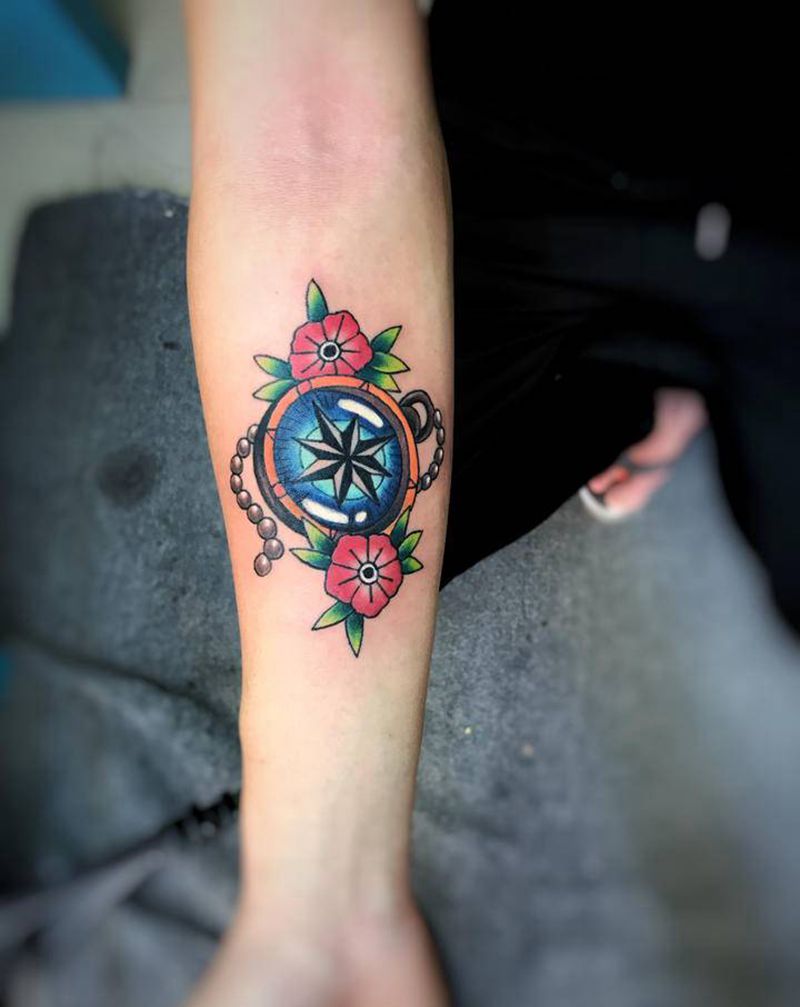 到底是newschool出了轨纹身图片_手部纹身图案