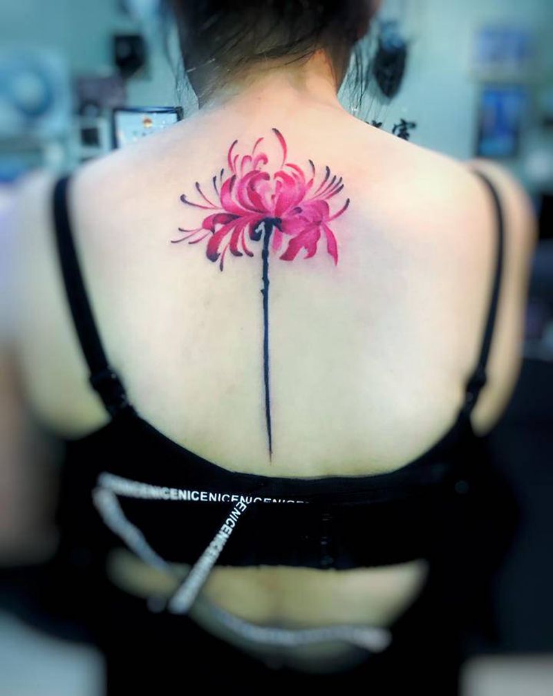 彼岸花纹身图片_背部纹身图案