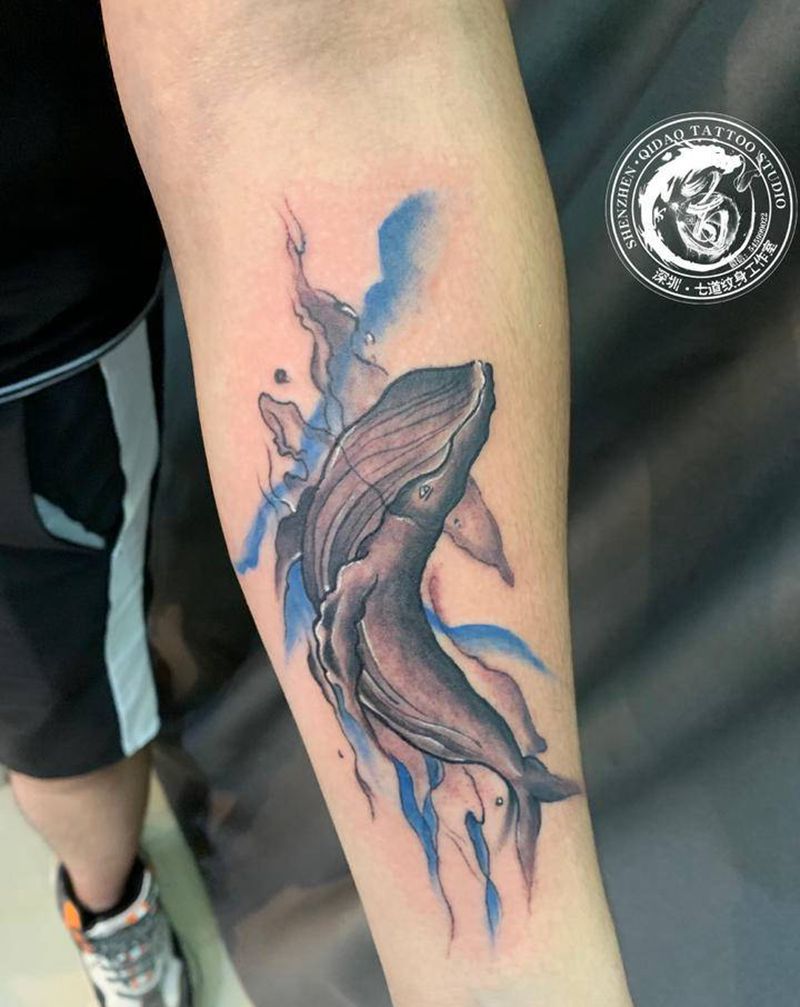 鲸纹身图片_手臂手部水彩水墨纹身图案