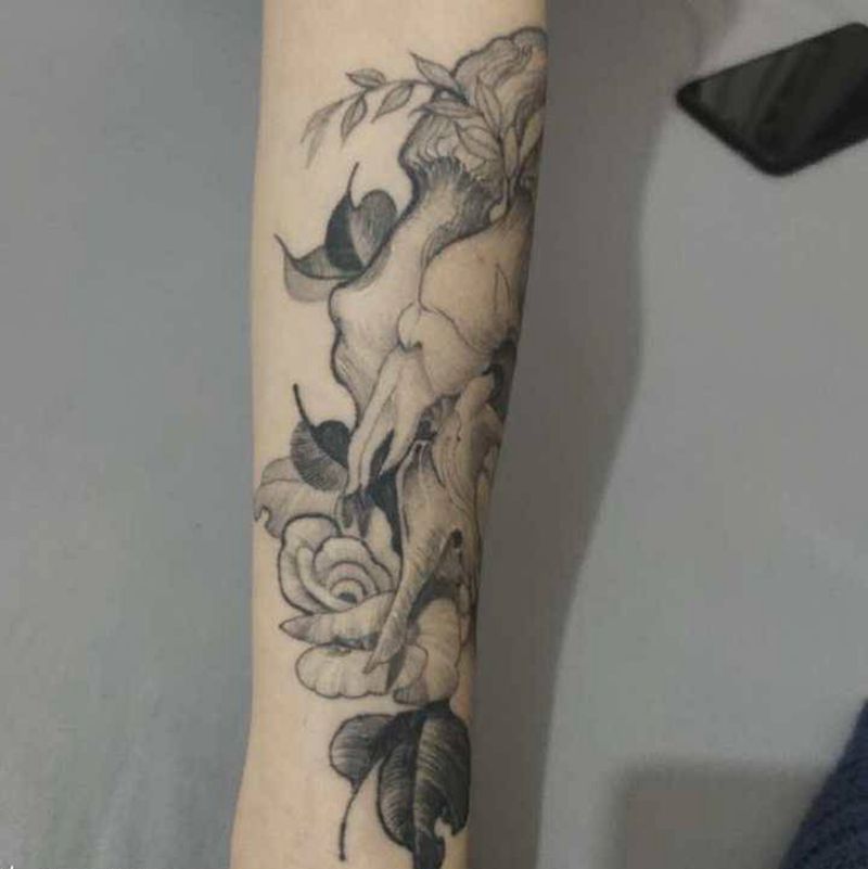 骨架纹身图片_手臂点刺纹身图案