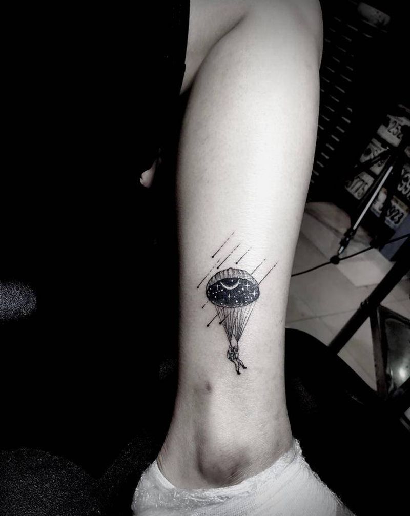 星空纹身图片_腿部纹身图案