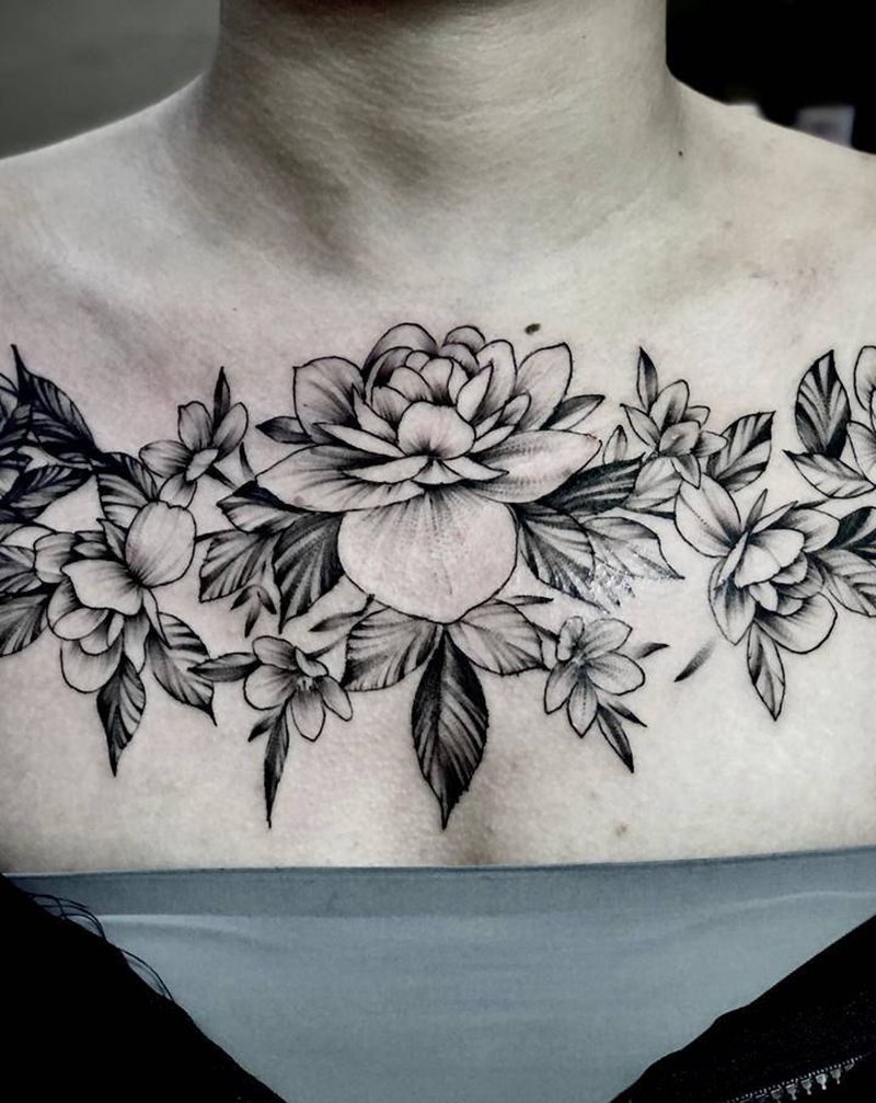 遮盖小灰机纹身图片_胸部纹身图案