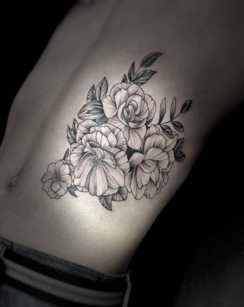 素花纹身图片_腰部纹身图案