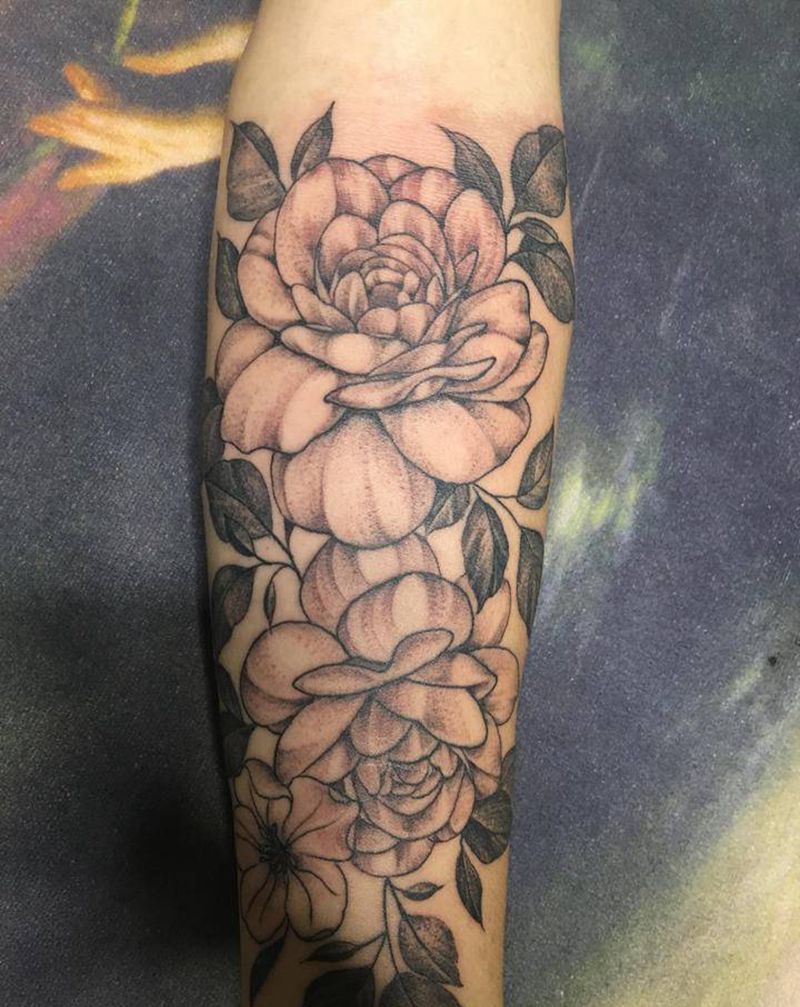 小花纹身图片_手臂点刺纹身图案