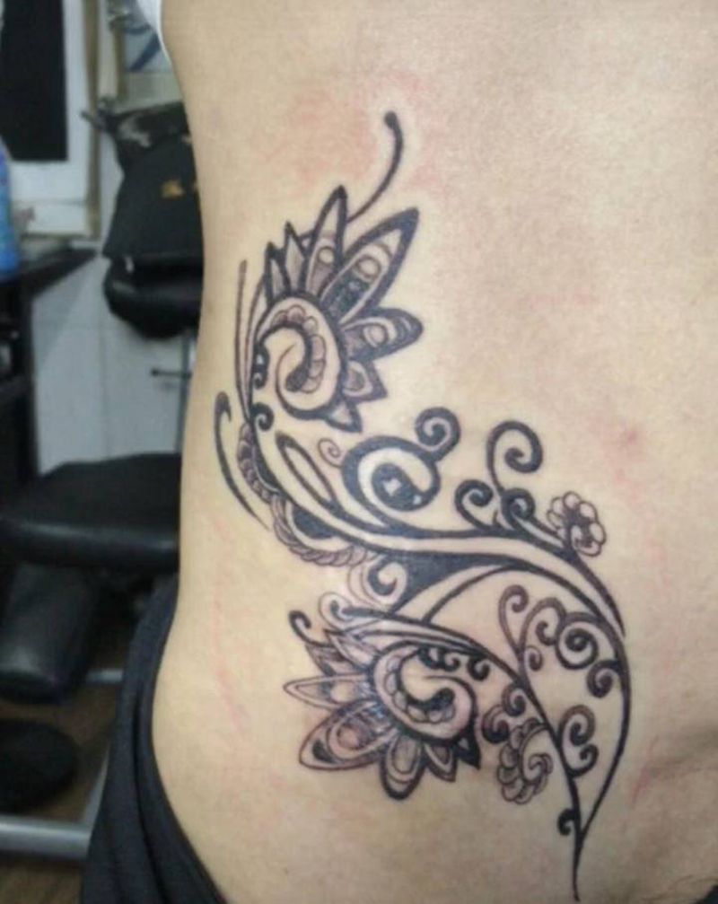 腰花纹身图片_新传统纹身图案