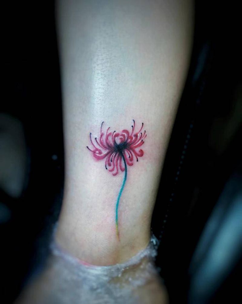 彼岸花纹身图片_腿部纹身图案