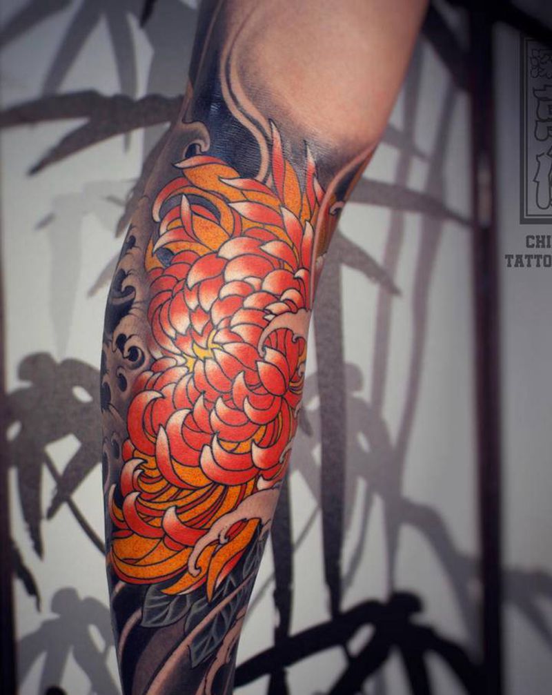 包小腿菊花 遮盖旧图纹身图片_腿部新传统纹身图案