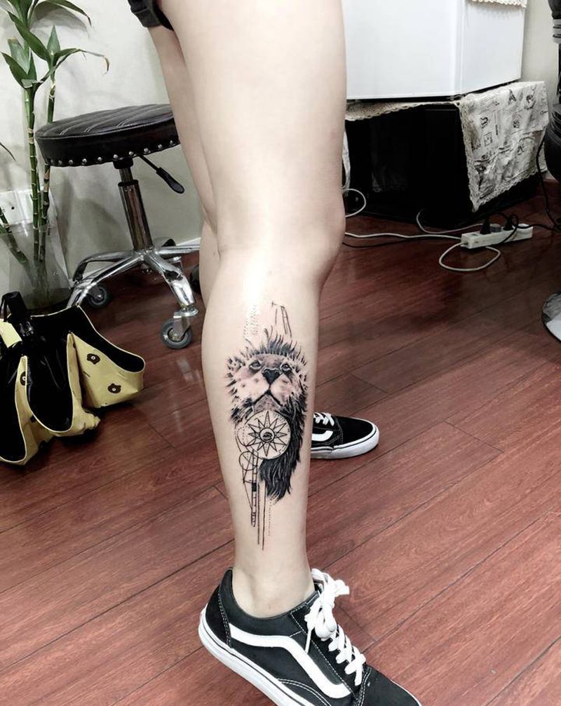 狮子纹身图片_腿部几何欧美写实纹身图案