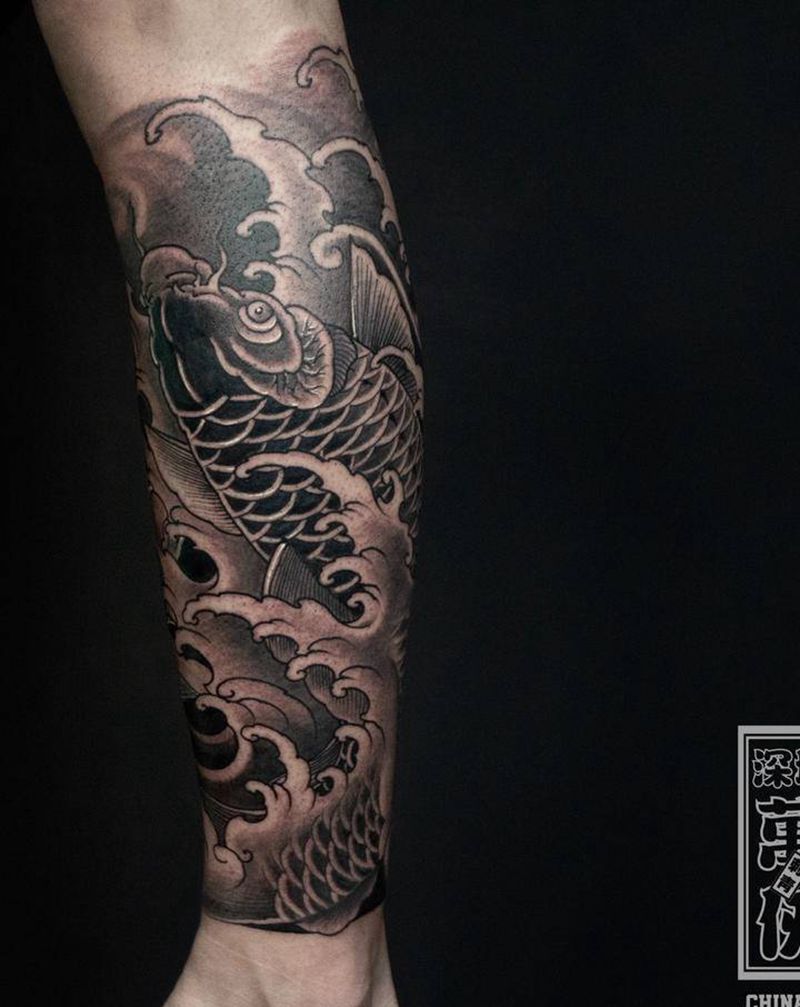 包小腿 锦鲤纹身图片_脚部新传统纹身图案