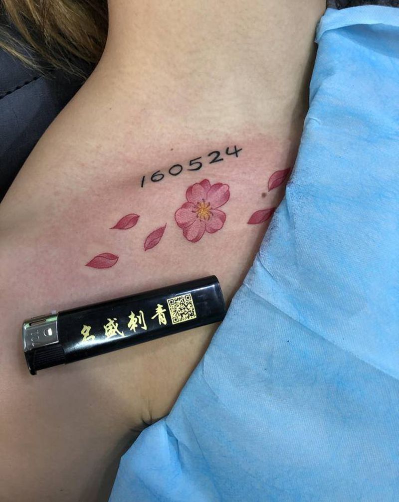 小清新纹身图片_颈部纹身图案