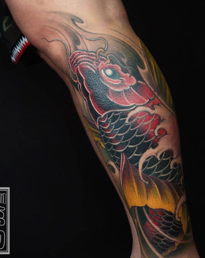 包小腿 锦鲤纹身图片_腿部新传统纹身图案
