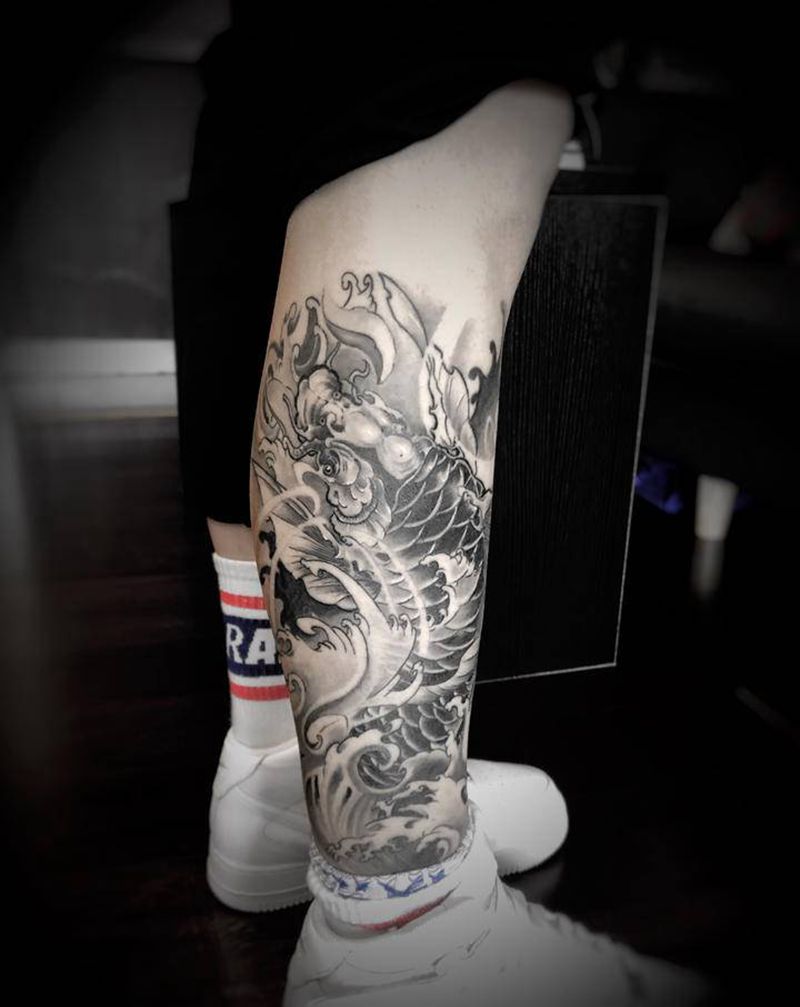 鲤鱼纹身图片_腿部新传统纹身图案