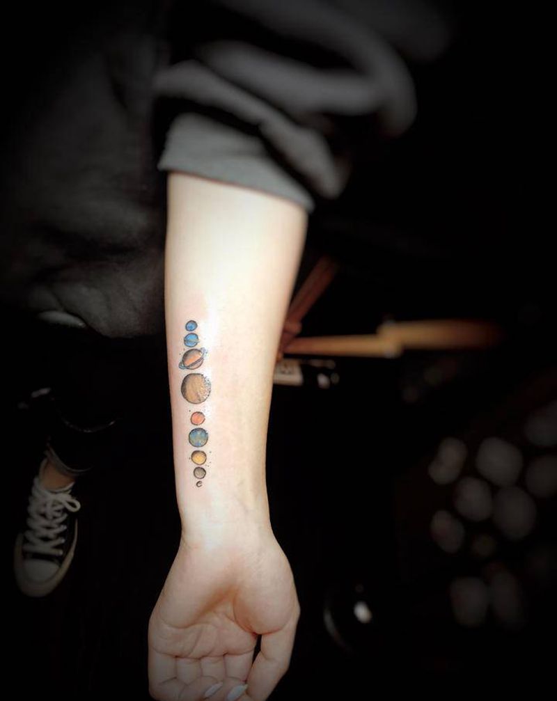 小图纹身图片_颈部手臂欧美写实图腾纹身图案