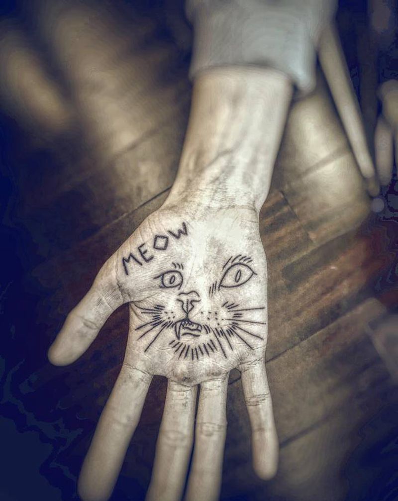 手掌纹身纹身图片_手部新传统点刺纹身图案