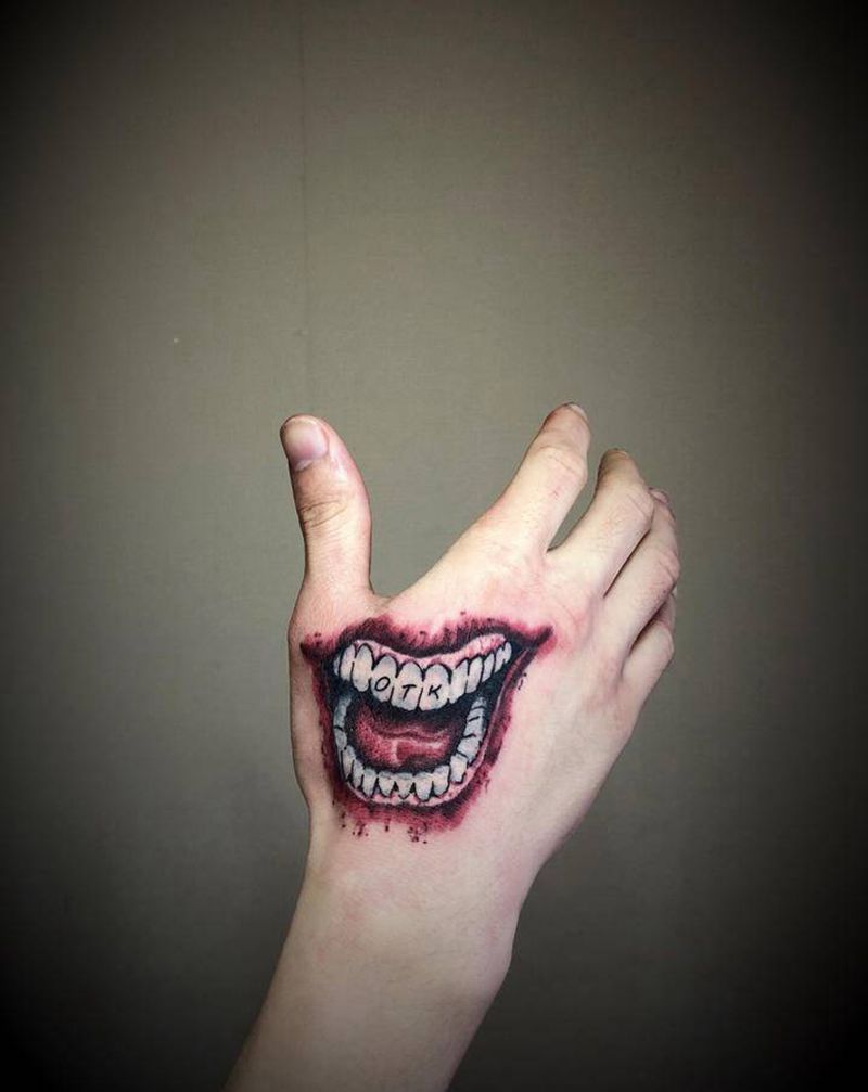 小丑 笑纹身图片_手部手臂欧美写实水彩纹身图案