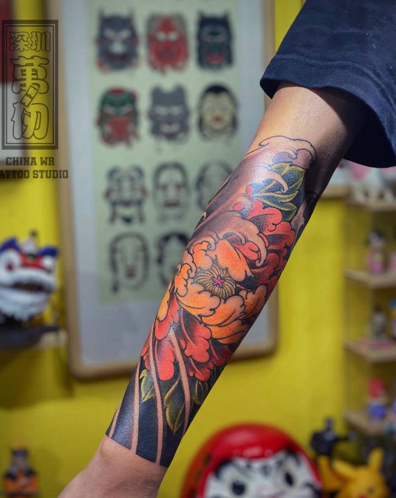 牡丹包小臂纹身图片_手臂新传统纹身图案