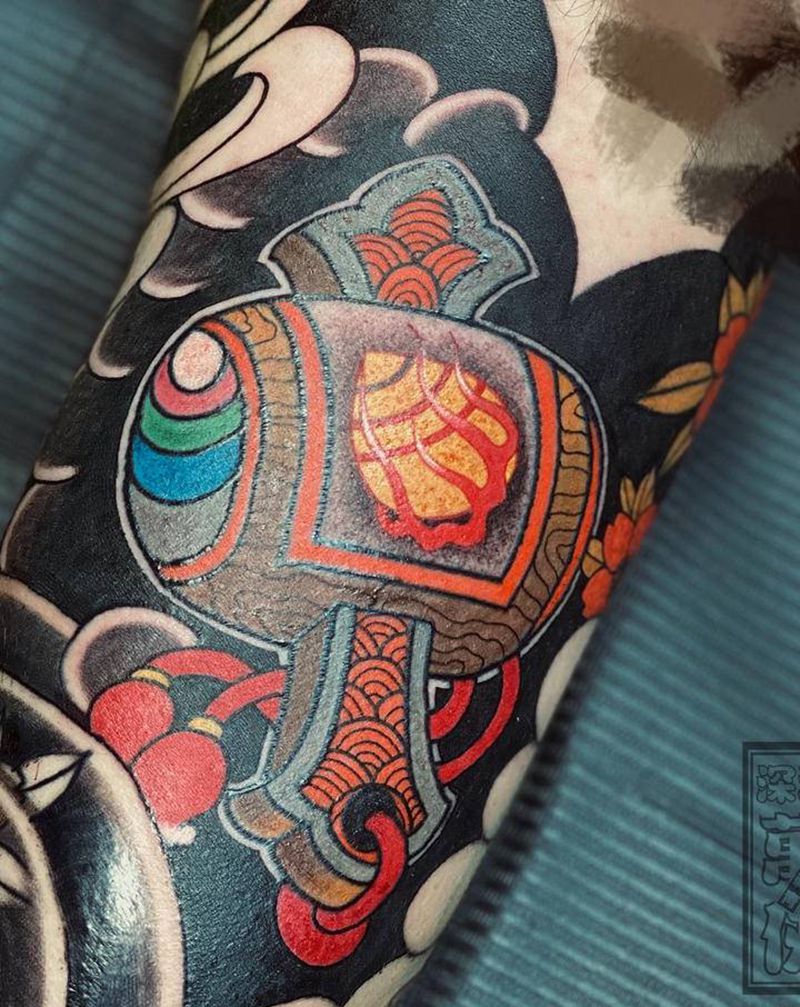 搞个锤子搞纹身图片_手部老传统纹身图案