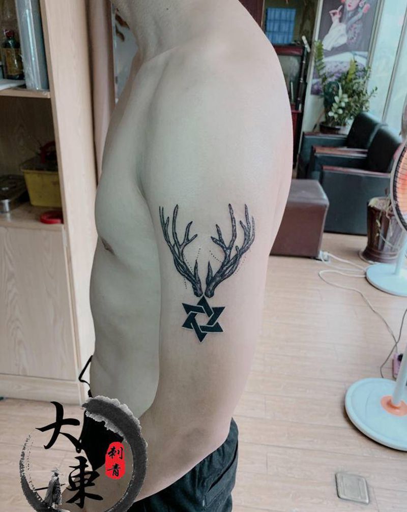 鹿角纹身图片_手臂新传统欧美写实纹身图案