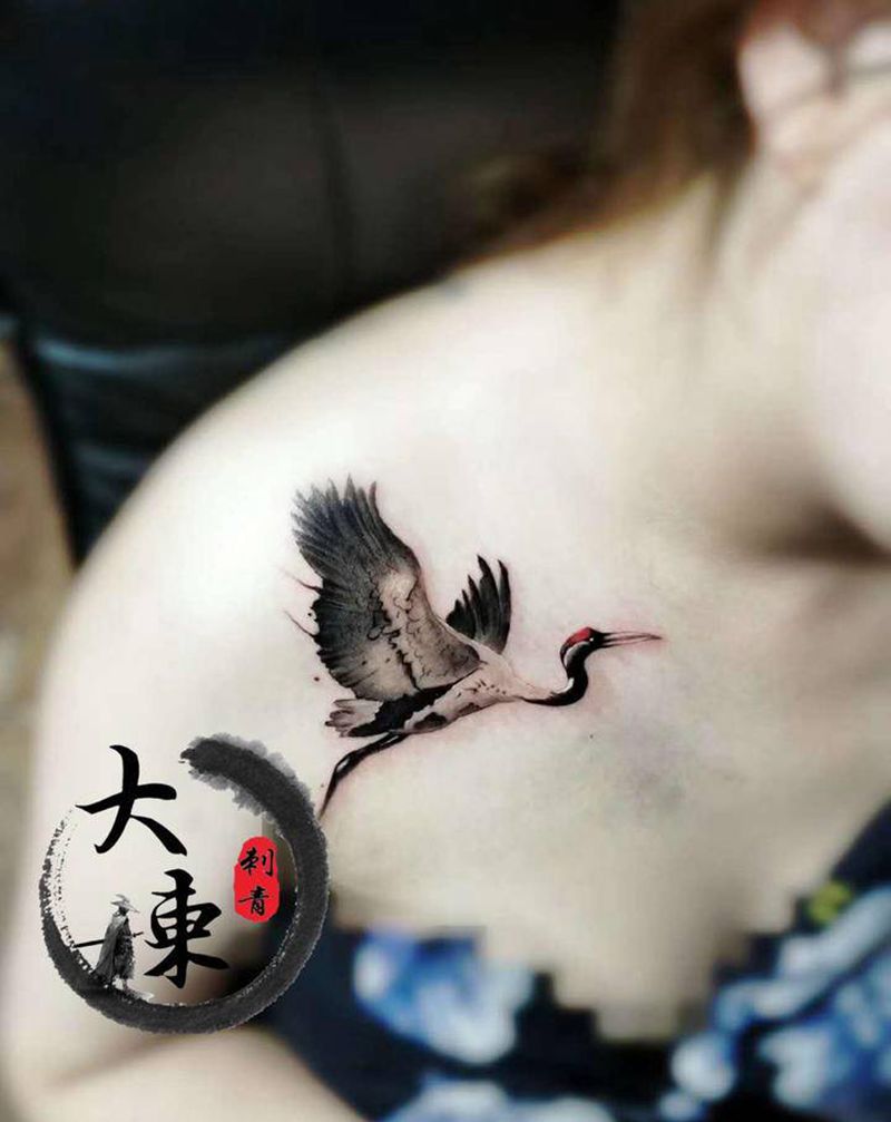 仙鹤归来纹身图片_肩部欧美写实新传统纹身图案