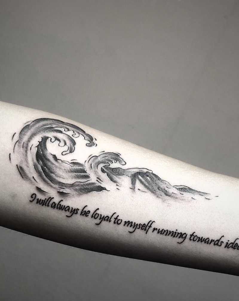 水浪。字母纹身图片_手部手臂点刺Old School纹身图案