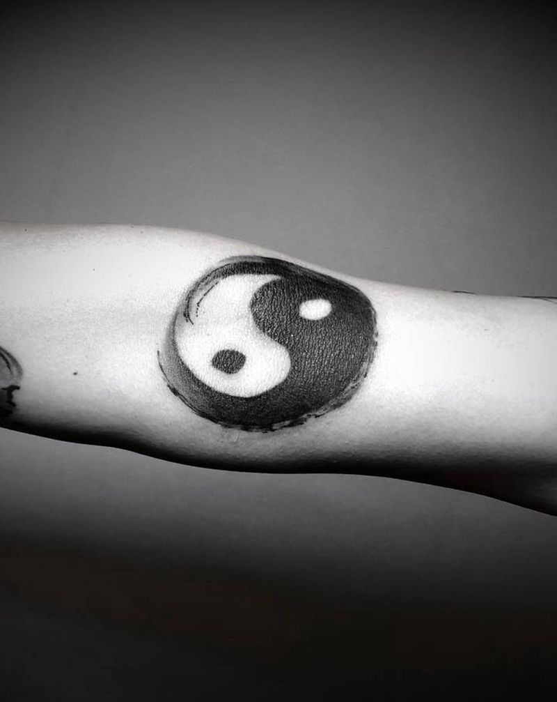 中国风纹身图片_手臂手部新传统水墨太极龙纹身图案