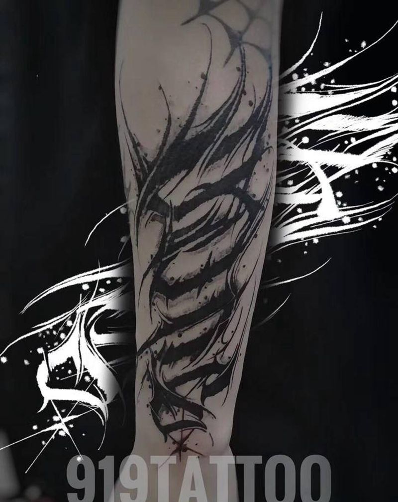 DONG纹身图片_手臂花体字纹身图案