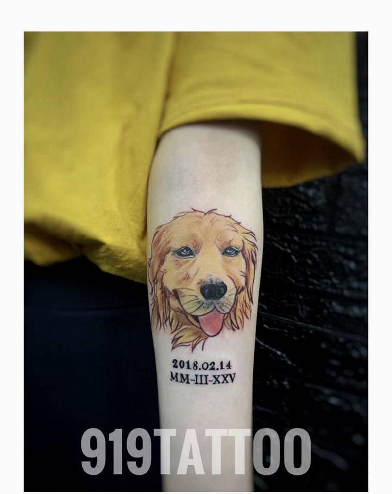 金毛纹身图片_手部欧美写实纹身图案