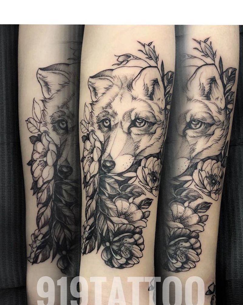 狐狸素花遮盖纹身图片_手部纹身图案