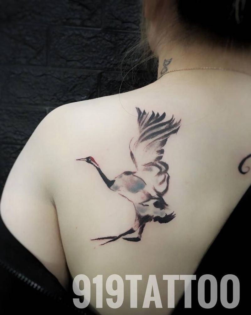 鹤纹身图片_背部水墨纹身图案