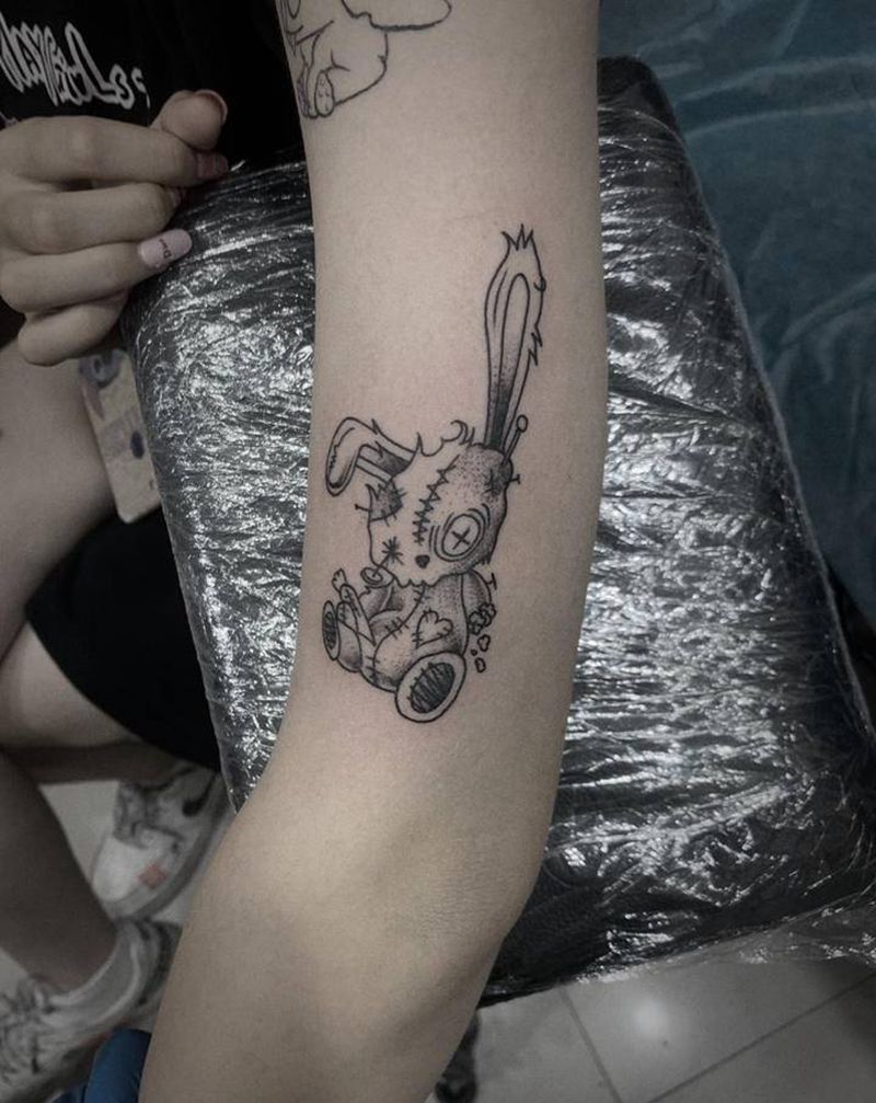 兔兔纹身图片_手臂纹身图案