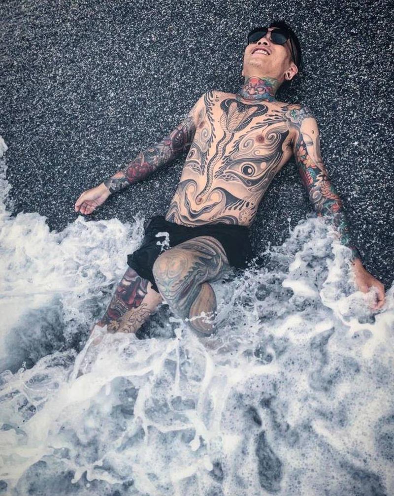 彫宝作品纹身图片_胸部腹部纹身图案