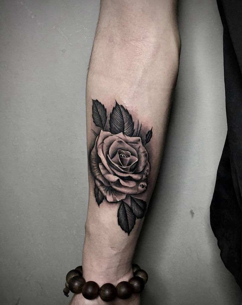 《风城玫瑰》纹身图片_手臂手部欧美写实花体字深圳写实黑灰写实纹身图案