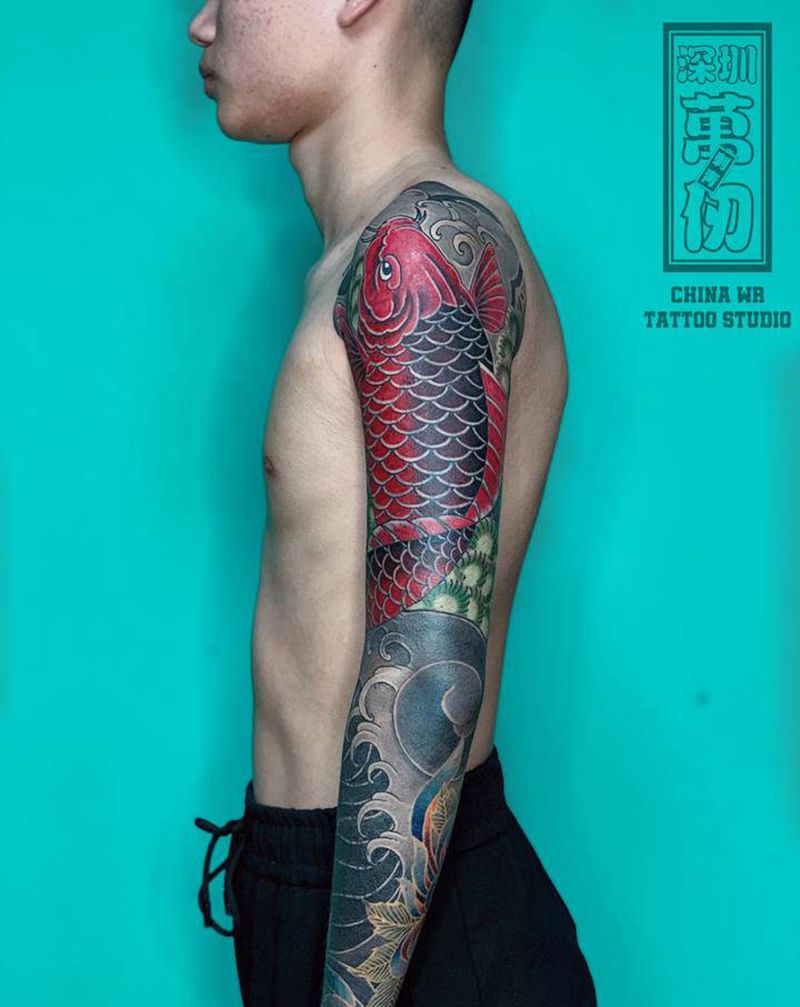 店内师傅作品遮盖锦鲤纹身图片_手臂手部老传统锦鲤遮盖纹身图案