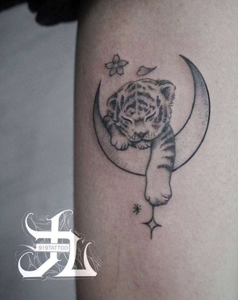 小老虎纹身图片_手臂欧美小图纹身图案