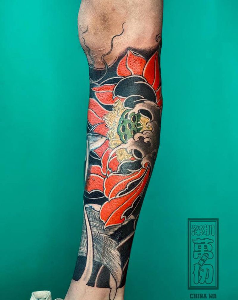 莲纹身图片_腿部老传统纹身图案