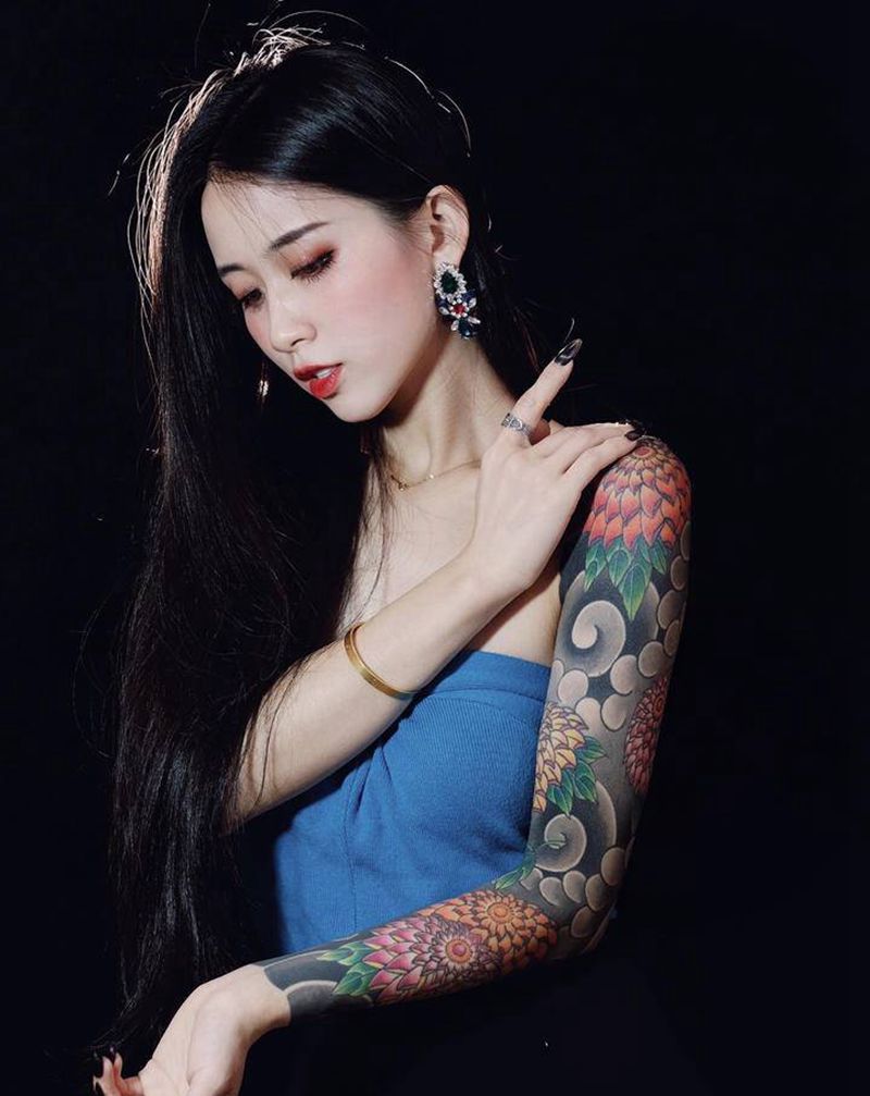 传统菊花花臂纹身图片_手臂老传统纹身图案