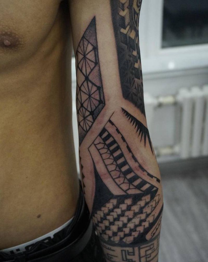 点刺花臂纹身图片_手臂点刺图腾纹身图案