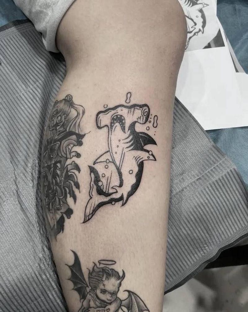 鲨鱼纹身图片_腿部纹身图案