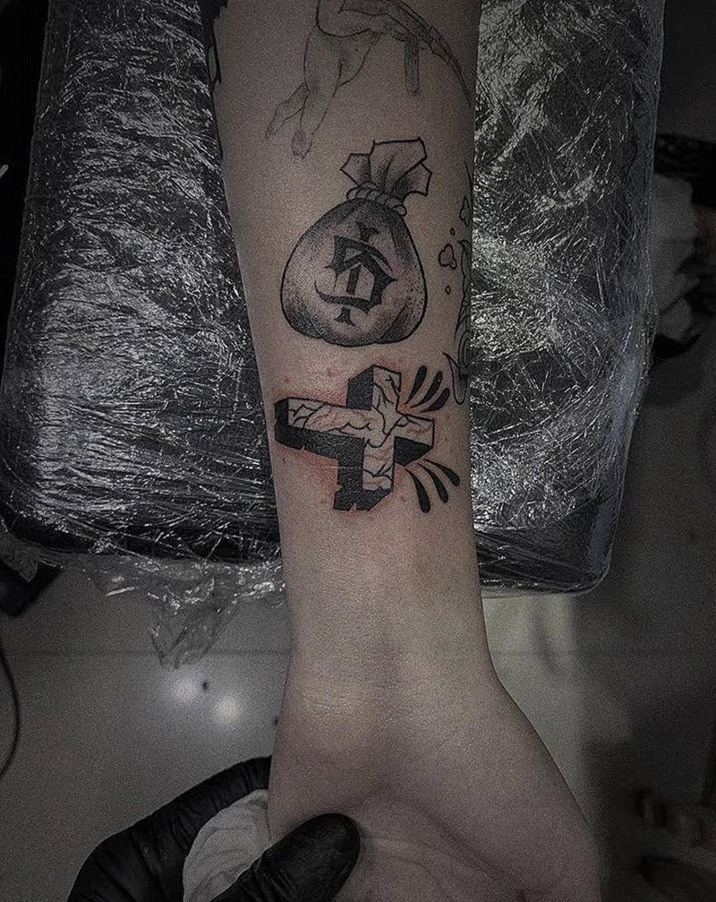 #钱袋纹身图片_Old School纹身图案