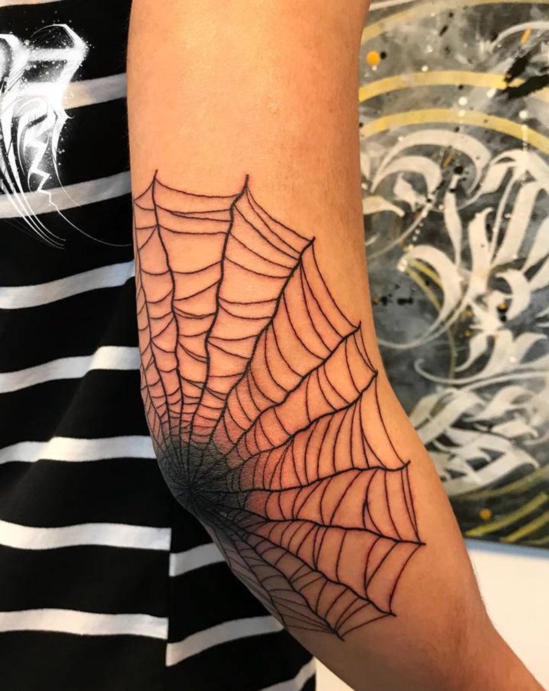 活捉一只蜘蛛侠纹身图片_几何纹身图案