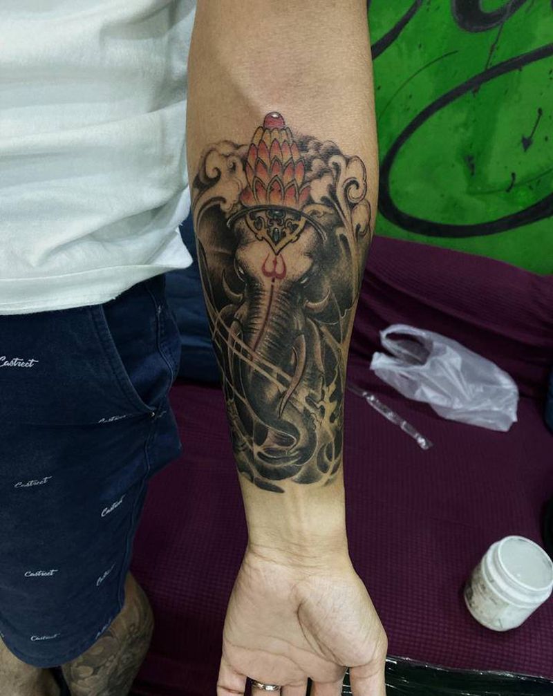 象神纹身图片_手部新传统纹身图案