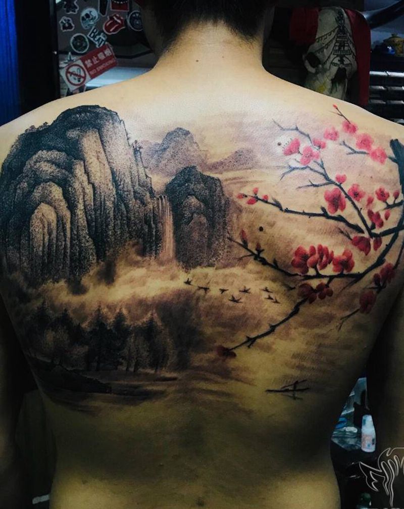 山水画纹身图片_背部水墨点刺水墨山水画风景纹身图案