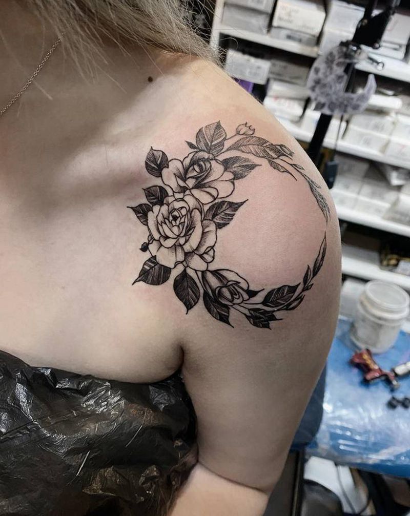 月亮花纹身图片_肩部点刺纹身图案